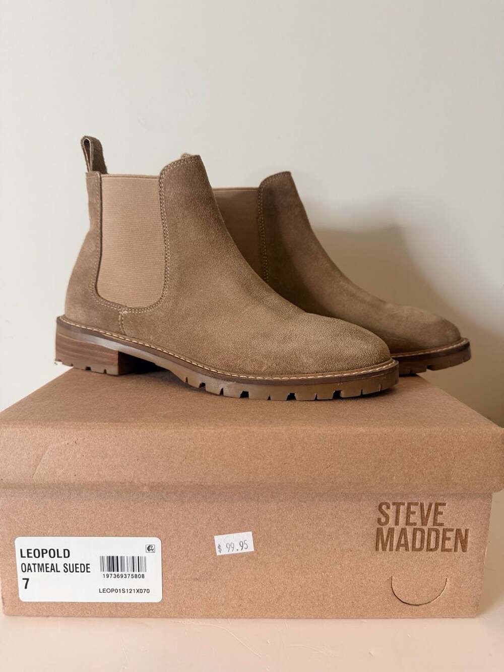 Steve Madden Leopold Chelsea Boots in Oatmeal Suede Size 7